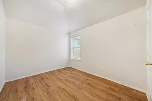 9717 Cottage St, Pearland, TX 77584 - Photo 5