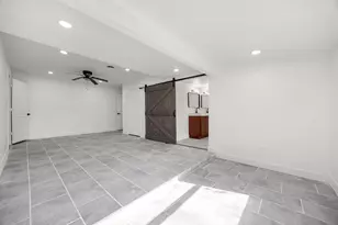 811 W Calhoun St, Livingston, TX 77351 - Photo 17