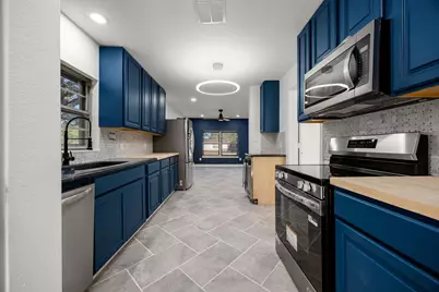 811 W Calhoun Street, Livingston, TX 77351 - Photo 11