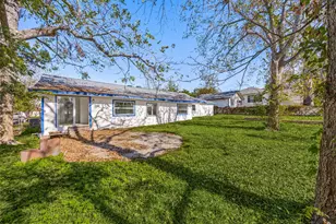 811 W Calhoun St, Livingston, TX 77351 - Photo 27