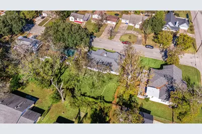 811 W Calhoun Street, Livingston, TX 77351 - Photo 33