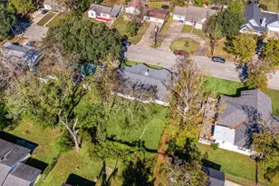 811 W Calhoun St, Livingston, TX 77351 - Photo 33