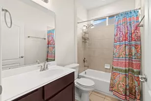 611 Orchid Hill Dr E, Conroe, TX 77301 - Photo 5