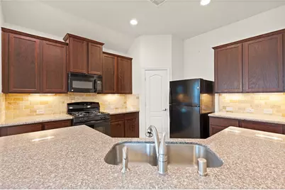 611 Orchid Hill Drive E, Conroe, TX 77301 - Photo 15