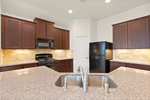 611 Orchid Hill Dr E, Conroe, TX 77301 - Photo 15