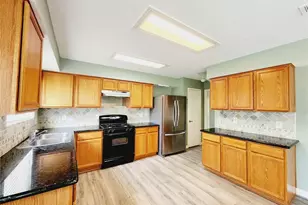 3115 Astor Ct, Sugar Land, TX 77498 - Photo 9