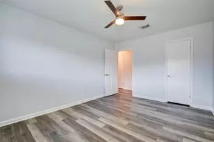 7927 Pella Dr, Houston, TX 77036 - Photo 15