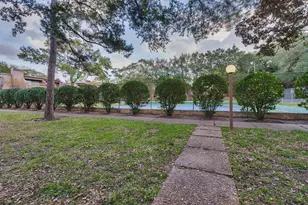 11541 Riverview Dr, Houston, TX 77077 - Photo 37