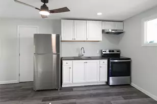 1919 Avenue O, Galveston, TX 77550 - Photo 5