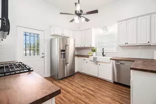 3515 Winnie St, Galveston, TX 77550 - Photo 7