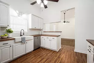 3515 Winnie St, Galveston, TX 77550 - Photo 9