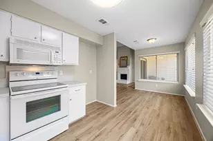 10719 Lakewood Oaks Dr, Sugar Land, TX 77498 - Photo 11