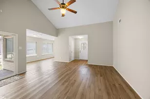 10719 Lakewood Oaks Dr, Sugar Land, TX 77498 - Photo 7