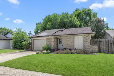 10719 Lakewood Oaks Drive, Sugar Land, TX 77498 - Photo 3