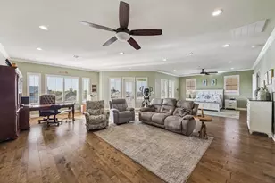 128 Starboard Dr, Dickinson, TX 77539 - Photo 21