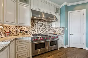 128 Starboard Dr, Dickinson, TX 77539 - Photo 9