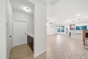 8663 Cedardale Park Dr, Houston, TX 77063 - Photo 9