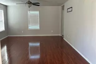 11010 View Pointe Ln, Houston, TX 77034 - Photo 5