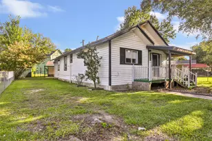 105 Graham St, Baytown, TX 77520 - Photo 3