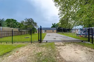 3918 Cedar Hill Ln, Houston, TX 77093 - Photo 1