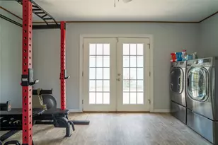 801 Ave F, El Campo, TX 77437 - Photo 9