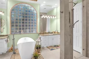 204 Oak Dr, Friendswood, TX 77546 - Photo 35