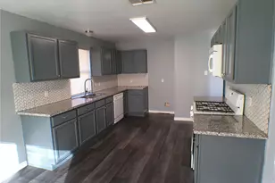 10133 Teneha Dr, Houston, TX 77033 - Photo 3