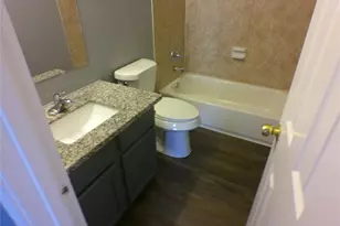 10133 Teneha Dr, Houston, TX 77033 - Photo 9