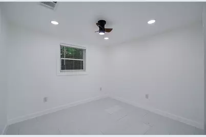 7530 Park Place Boulevard, Houston, TX 77087 - Photo 35