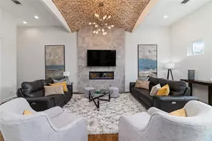 710 Delano St, Houston, TX 77003 - Photo 3