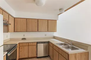 12123 Lemon Ridge Ln, Houston, TX 77035 - Photo 7