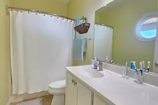 1588 W Bayshore Dr, Palacios, TX 77465 - Photo 25