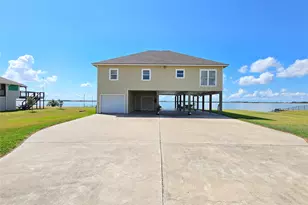 1588 W Bayshore Dr, Palacios, TX 77465 - Photo 5