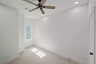 8421 Venus St, Houston, TX 77088 - Photo 15