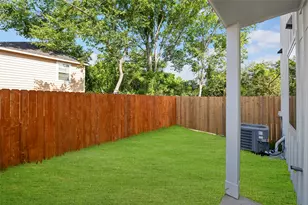 8421 Venus St, Houston, TX 77088 - Photo 11