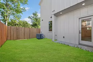 8421 Venus St, Houston, TX 77088 - Photo 13