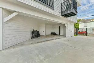 1716 23rd St, Galveston, TX 77550 - Photo 3