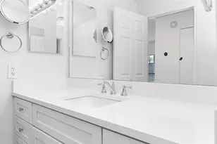 1100 Augusta Dr, Houston, TX 77057 - Photo 15