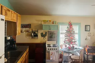 231 Jamaica Ave, Point Blank, TX 77364 - Photo 5