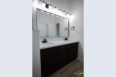 902 Ringold Street #A/B, Houston, TX 77088 - Photo 15