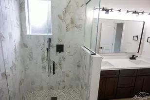 902 Ringold St, Houston, TX 77088 - Photo 13