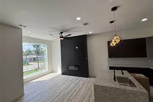 902 Ringold St, Houston, TX 77088 - Photo 3