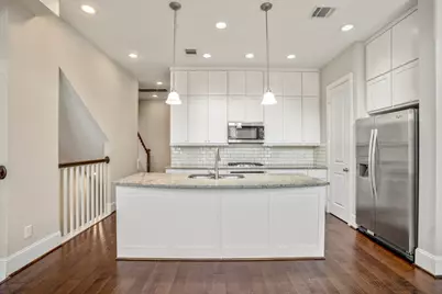 11005 Acorn Falls Drive, Houston, TX 77043 - Photo 7