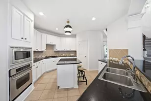 51 N Scribewood Cir, The Woodlands, TX 77382 - Photo 17