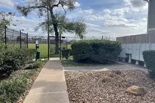 718 Redwing Park Dr, Houston, TX 77009 - Photo 3