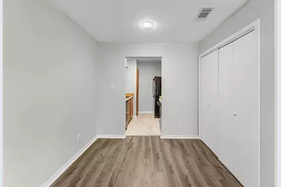 1900 Bay Area Boulevard #214, Houston, TX 77058 - Photo 13