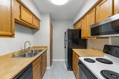 1900 Bay Area Boulevard #214, Houston, TX 77058 - Photo 9