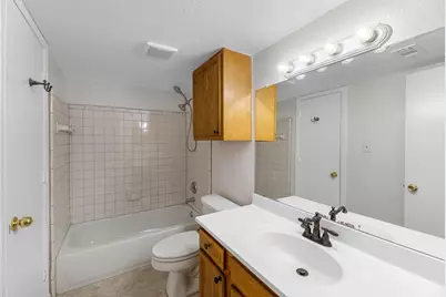 1900 Bay Area Boulevard #214, Houston, TX 77058 - Photo 11