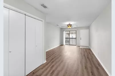 1900 Bay Area Boulevard #214, Houston, TX 77058 - Photo 7