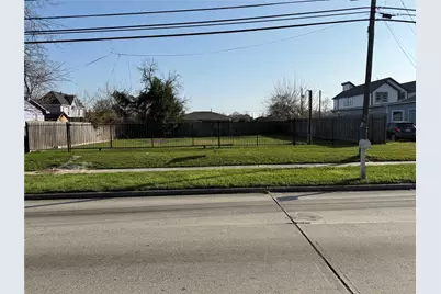 845 & 847 S Victory Drive, Houston, TX 77088 - Photo 3